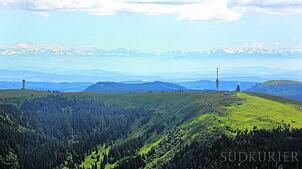 Einmalige Weitsicht: Seebuck (links) und Feldberg (rechts) sind die höchsten Erhebungen im Schwarzwald. Zur künftigen Biosphäre werden ...