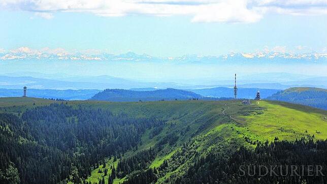 Einmalige Weitsicht: Seebuck (links) und Feldberg (rechts) sind die höchsten Erhebungen im Schwarzwald. Zur künftigen Biosphäre werden ...
