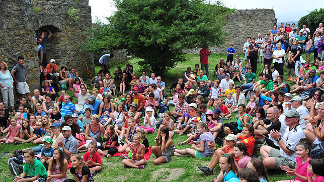 Das Hohentwielfestival bietet ein einmaliges Ambiente: Zum Burgfest mit 90 Stunden Programm auf 13 Bühnen wird auch wieder ein ...