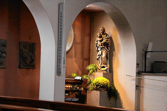 Die Marienstatue im rechten Seitenflügel. An dieser Stelle soll in Zukunft eine Marienkapelle zu finden sein.