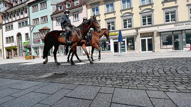 Bild 20: Polizeigroßaufgebot und Demos in Villingen: Der etwas andere Muttertag im Fotorückblick