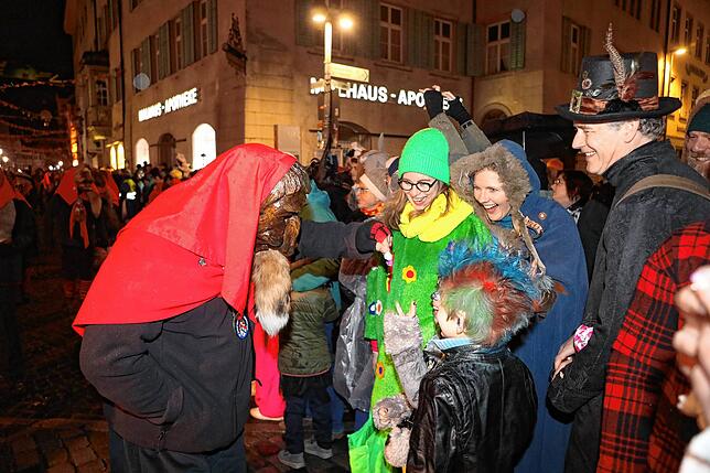 Bild 6: Endlich! Butzenlauf stimmt Konstanzer auf die Straßenfasnacht ein