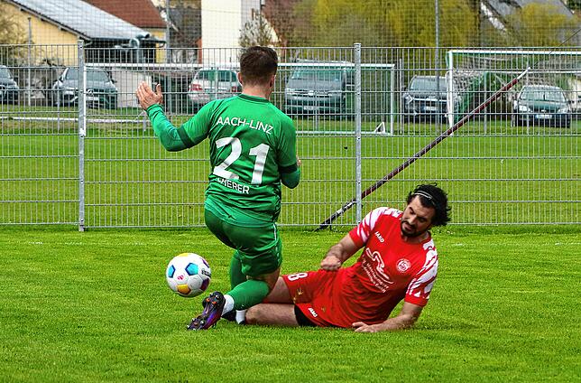 Bild 4: Die besten Bilder vom Bezirkspokal-Viertelfinale zwischen dem TSV Aach-Linz und dem FC RW Salem