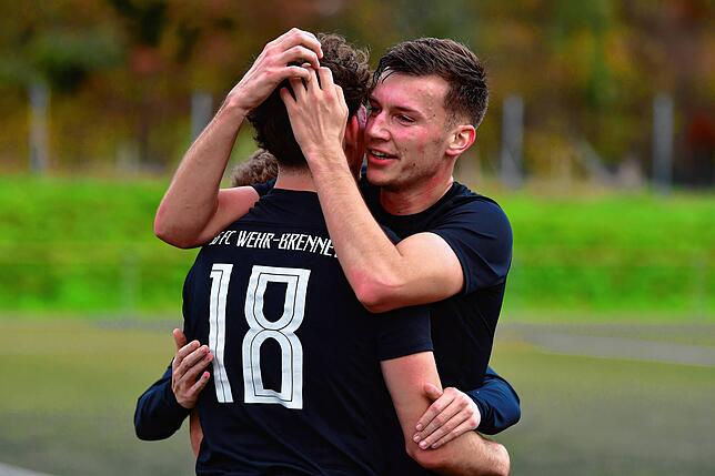 Bild 1: SG FC Wehr/Brennet besiegt den FC Schönau mit 3:0 &ndash; und wir haben Bilder!