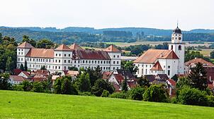 Der Immobilienmarkt in Meßkirch bleibt weiter angespannt. Die Nachfrage nach Mietwohnungen wird weiter sehr hoch bleiben, erwarten die ...
