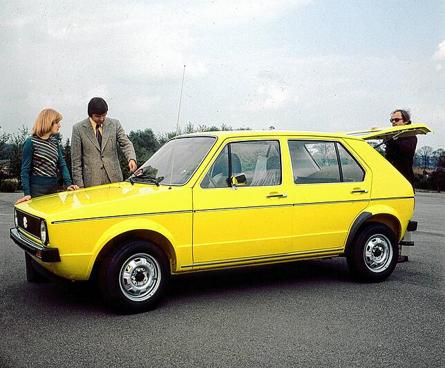 Seitdem ganz schön gewachsen: der erste Golf aus dem Jahr 1974.