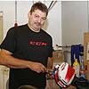 Zwei Jahrzehnte lang hat sich Wolfgang Stegmann bei den Wild Wings auch um die Ausrüstung der Spieler gekümmert.