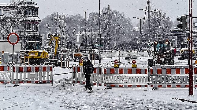 Selbst tagsüber ist die Absperrung offen, hier am Donnerstag, 30. November. Die Bauarbeiter scheinen ein Auge zuzudrücken.
