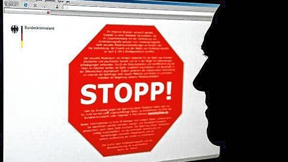 Seit Juni 2021 steht auf dem Besitz von kinderpornographischen Inhalten einee Mindeststrafe von einem Jahr. (Symbolbild)