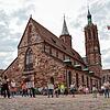 Auf dem Münsterplatz macht Initiator Oliver Huppenbauer noch einmal deutlich, wofür die Eltern demonstrieren. Sie wollen ein schlüssiges ...