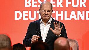 Bundeskanzler Olaf Scholz (SPD) bei einem Wahlkampfauftritt in Saarbrücken. Gespräche mit Bürgern sind im Schwarzwald nicht geplant.