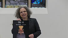 Pfarrerin Susann Illgner freut sich schon auf die Ausstellung in der Christuskirche in Tiengen, in der zwölf Objekte von Henning Diers ...