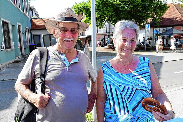 Folker und Lotte Schehlmann wundern sich, dass die Baumaßnahmen in der Altstadt so lang dauern.