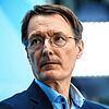 Bundesgesundheitsminister Karl Lauterbach (SPD) hat ein neues Corona-Schutzkonzept vorgestellt. Demnach können die Länder ab Oktober ...