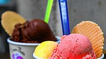 Darf&lsquo;s ein bisschen mehr sein? Eine Kugel Eis ist an einigen Eisdielen 30 Cent teurer als im vergangenen Jahr.