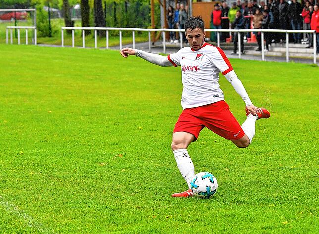 Alte Zeiten: Aggelos Mitkidis in der A-Jugend Verbandsliga-Mannschaft des FC RW Weilheim.