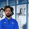 Thomas Larkin vor der Legendenwand im Schwenninger Stadion.