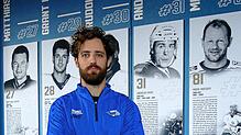 Thomas Larkin vor der Legendenwand im Schwenninger Stadion.