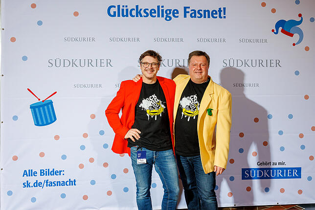 Bild 3: Die Narren im Konzil an der SÜDKURIER-VIP-Wand (Teil 3)