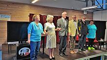 Die Akteure der Rheinfelder Volkskunstbühne begeisterten auch in Dogern ihr Publikum mit dem Stück „Loriot – Das Zwischenmenschliche – ...