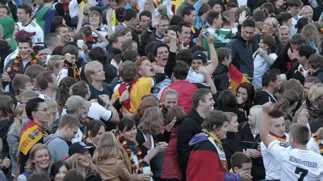 Groß war der Jubel beim Treffer zum 1:0 der deutschen Nationalmannschaft gegen die Niederlande bei der EM 2012. Das Vorrundenspiel ...
