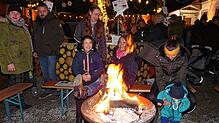 Ein wärmendes Feuer darf bei der Meßkircher Schlossweihnacht nicht fehlen (hier ein Bild von 2022). Bilder: Susanne Grimm