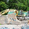 Aus dem Breitbandausbau stammender Straßenaufbruch bei Wehrhalden, der auf einem Wanderparkplatz gelagert war, wurde im Herbst 2023 ...