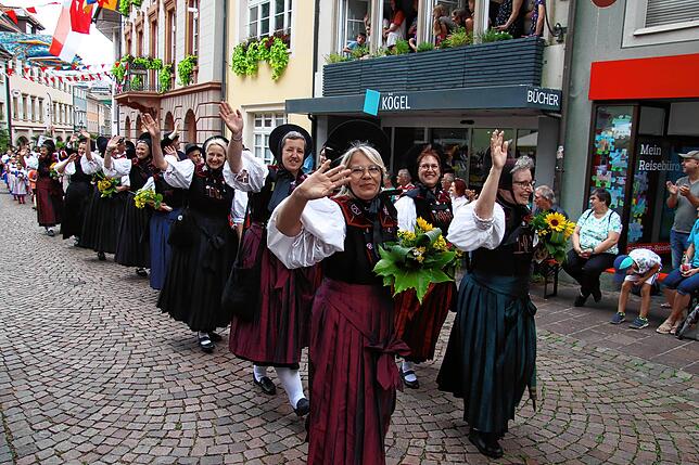 Bild 9: So schön ist unsere Heimat: Bilder vom Festumzug des 610. Schwyzertags in Tiengen