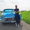 Jörg Fischer und sein 1956er Biuck. Das Kennzeichen ist eine Hommage: „S“ für Buick Super, „56“ für das Baujahr.