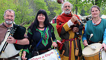 Die Gruppe &bdquo;Vulpes et Lepores&ldquo; sorgte für Musik und gute Stimmung auf dem mittelalterlichen Markt an der Burg Wildenstein an ...