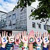 Die Kita Johannes Brenz in der Ailinger Straße 33 in Friedrichshafen schloss wegen Personalmangels, was unsere Bildmontage hier zeigt. ...