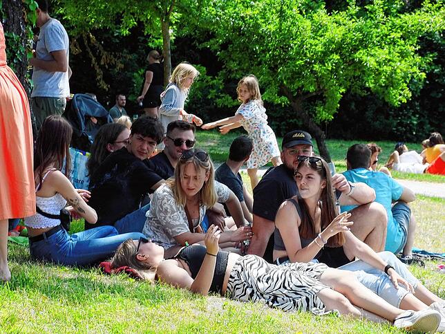 Bild 2: Bilder vom Pfingstmontag-Frühschoppen an der alten Konzertmuschel &ndash; Tei 2