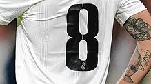 Das Symbolbild (Trikotnummer von Real-Madrid-Star Toni Kroos) zeigt es an: Wir blicken auf acht spannende Transfers im Fußball-Bezirk ...