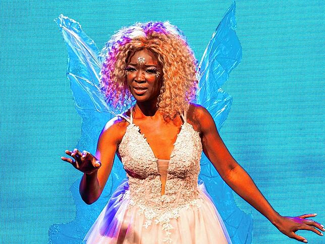 Isata Kamara als Funkelperlchen.
