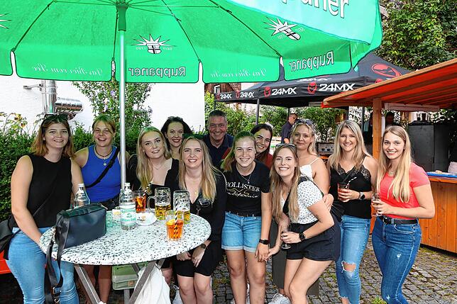 Bild 27: Party im Konstanzer Vorort: Auf dem Dingelsdorfer Herbstfest treffen sich Jung und Alt