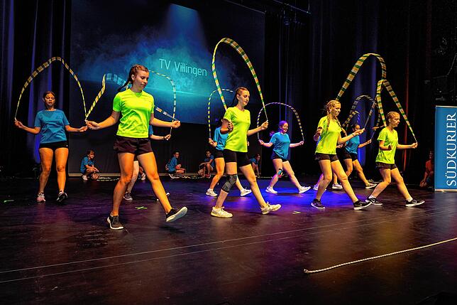 Der Turnverein Villingen, Abteilung Rope Skipping, begeistert mit einer Einlage im Seilspringen.