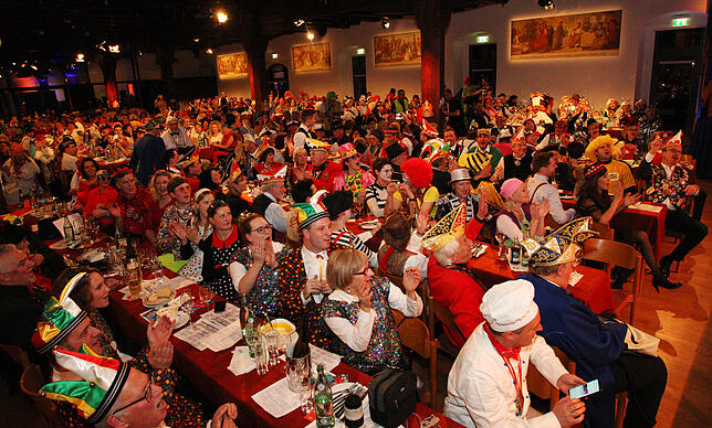 Bild 3: Die Akteure und Besucher der Konstanzer Fernsehfasnacht in 30 bunten Bildern