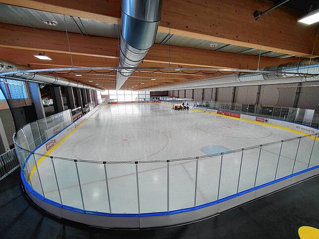 Die Halle zwei bietet fast durchgängig im Jahr Eis. Hier ballt sich auch das große Vereinsleben des SEC mit seinen vielen ...