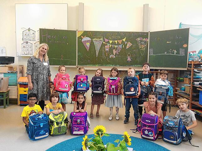 Klassenlehrerin Susanne Netzhammer-Lauber hieß an der Sonnenrain-Grundschule die Klasse 1c3 willkommen.