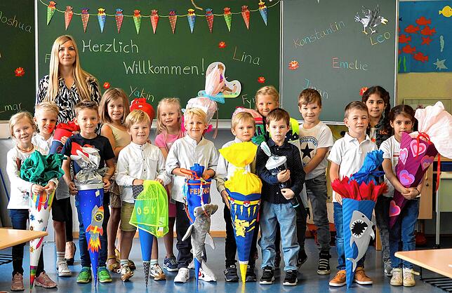 Die Eulenklasse 1b der Grundschule Hödingen mit Klassenlehrerin Angelina Rupp.