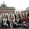 Das Stockacher Narrengericht bei seinem letzten Besuch in Berlin vor dem Brandenburger Tor. Im kommenden Jahr soll wieder eine ...