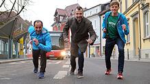 Sie sind startklar: Lauf- und Fitnessexperte Franz Hug, Organisator Markus Dufner und Extremläufer Benedikt Hoffmann freuen sich auf den ...