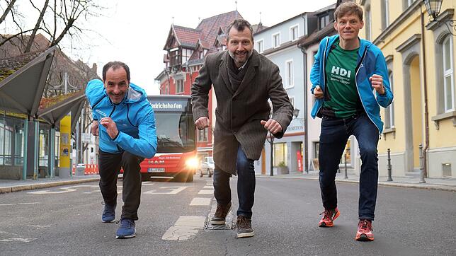 Sie sind startklar: Lauf- und Fitnessexperte Franz Hug, Organisator Markus Dufner und Extremläufer Benedikt Hoffmann freuen sich auf den ...