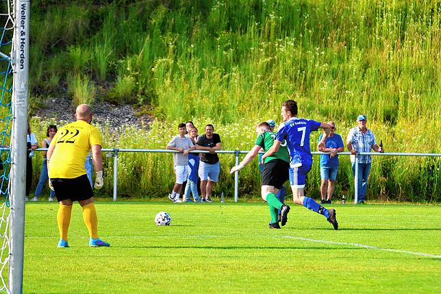 Bild 22: SV Herten II gewinnt Spitzenspiel beim SV Karsau mit 2:0 &ndash; und wir haben Bilder!