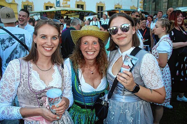 Bild 1: Volks Rock&lsquo;n&lsquo;Roll-Party im Salemer Schlosspark