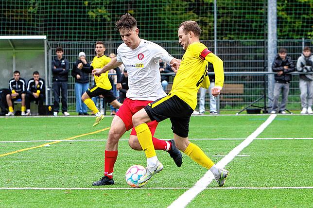 Bild 2: Spannendes Linzgauderby zwischen SC Pfullendorf II und SV Denkingen. Wir haben die besten Bilder!