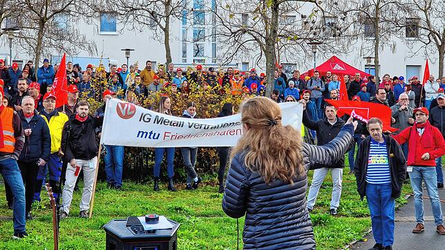 Bild 1: Bilder vom  IG-Metall-Protest für mehr Lohn