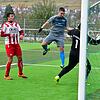 Entscheidung: Silvan von Ow ist nach einem Freistoß wie schon beim Führungstreffer per Kopf zur Stelle und markiert den 2:0-Endstand für ...