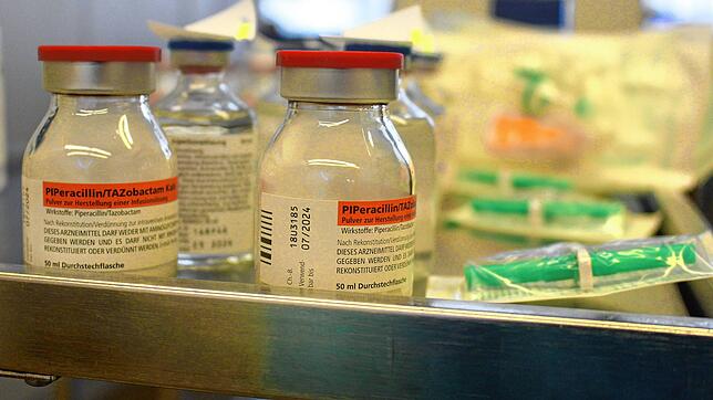 Die meisten Patienten bekommen Antibiotika, damit sie nicht zusätzlich eine bakterielle Infektion bekommen. Die sind &ndash; zusammen ...