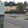 Dieser Fußgängerüberweg soll zukünftig auch von Radfahrern genutzt werden, die von Langerain in Dettingen einfahren.